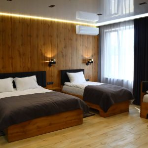 Чотиримісні апартаменти з міні-кухнею